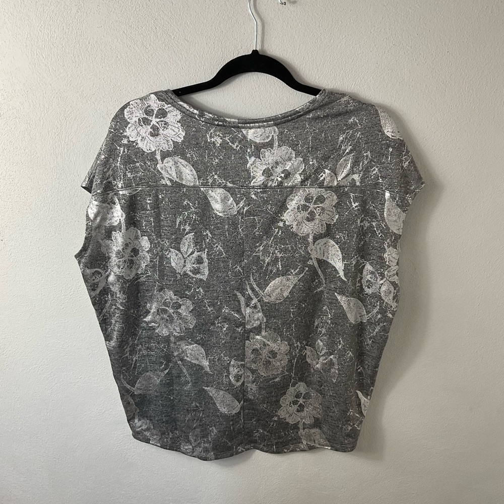 WHBM Silver Metallic Floral Top Sz S - Picture 2 of 4